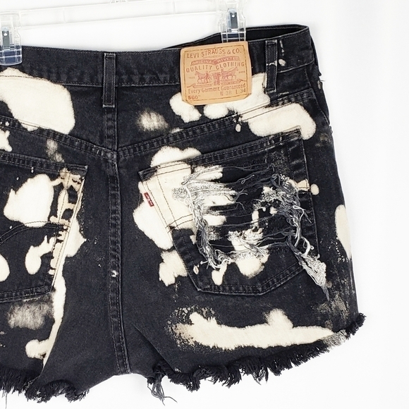 VINTAGE LEVI'S bleached high waisted jean shorts - Picture 5 of 7